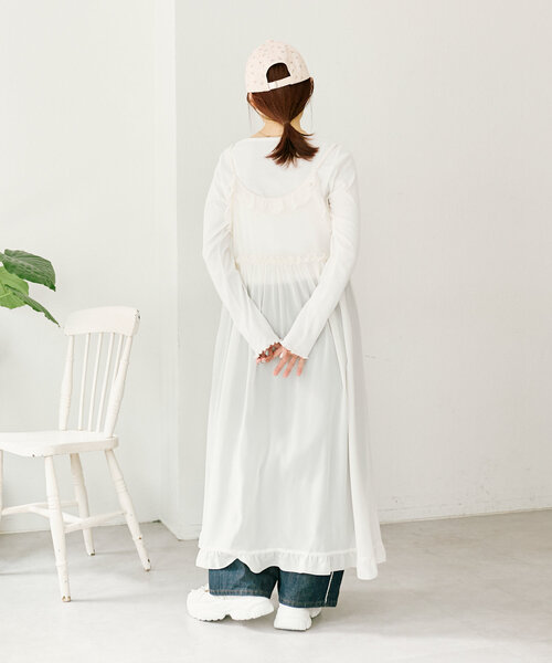 w closet(ダブルクローゼット)の「シアーフリルキャミワンピース(ワンピース・レディース・アイボリー/ブラック・FREE)」の10枚目の写真