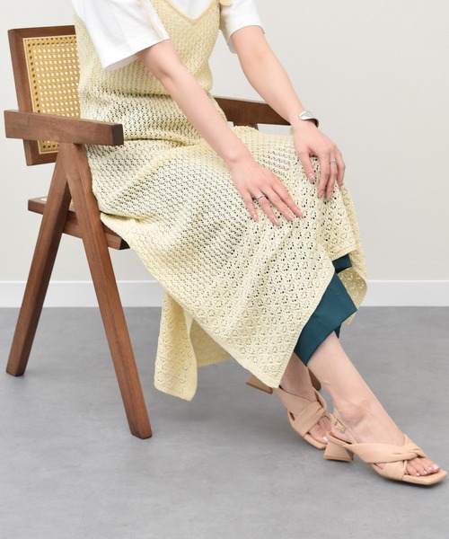 ANGEL ALARCON（アンヘルアラルコン）の「【ANGEL ALARCON】スクエアトウチャンキーヒールサンダル(D52002)（サンダル・レディース・ベージュ/シルバー/ブラック・36/37/38/39/35）」の12枚目の写真