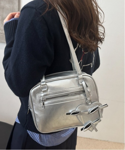 gossip!ロサンゼルス(ゴシップロサンゼルス)の「Y2K ハートチャーム付き ショルダーバッグ(ショルダーバッグ・レディース・ホワイト/シルバー/ブラウン/ワイン/ブラック・FREE)」の5枚目の写真