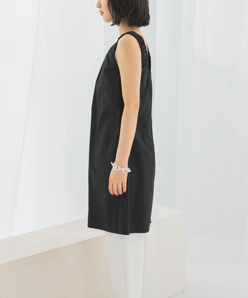 le(ル)の「le SHIRRING MIDI ONE-PIECE(ワンピース・レディース・ブラック/カーキ・FREE)」の13枚目の写真