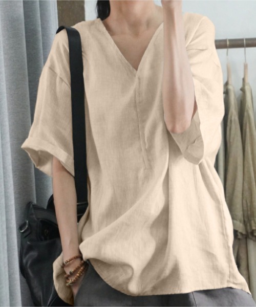 BLANC FICELLE（ブランフィセル）の「Vネック　シャツ（Tシャツ/カットソー・レディース・ブラック/ナチュラル/グリーン/ピンク/ホワイト・M/L/XL/XXL）」の4枚目の写真