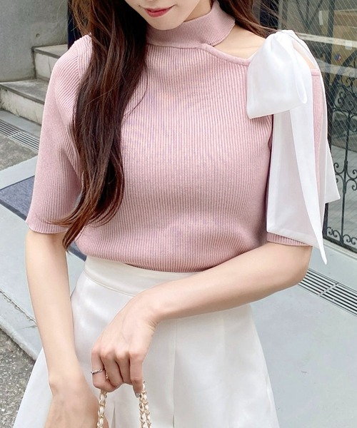INGNI(イング)の「ワンショルシアーリボン半袖ニット(ニット/セーター・レディース・ふじ色系1/ピンク系2/ブラック×ホワイト/ホワイト×ブラック・M)」の2枚目の写真