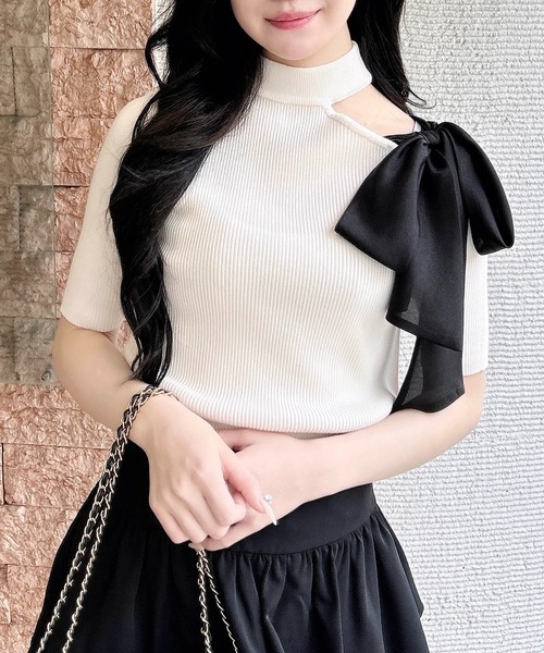 INGNI(イング)の「ワンショルシアーリボン半袖ニット(ニット/セーター・レディース・ふじ色系1/ピンク系2/ブラック×ホワイト/ホワイト×ブラック・M)」の5枚目の写真