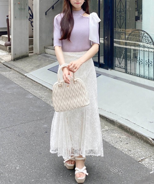 INGNI(イング)の「ワンショルシアーリボン半袖ニット(ニット/セーター・レディース・ふじ色系1/ピンク系2/ブラック×ホワイト/ホワイト×ブラック・M)」の21枚目の写真