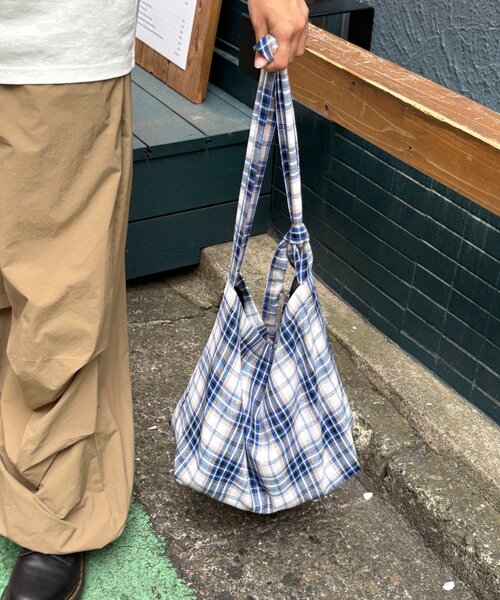 CIAOPANIC TYPY(チャオパニックティピー)の「【UNISEX】チェック柄ショルダーバッグ(ショルダーバッグ・レディース・ホワイト/イエロー/ブルー/グレー・ONE SIZE)」の13枚目の写真