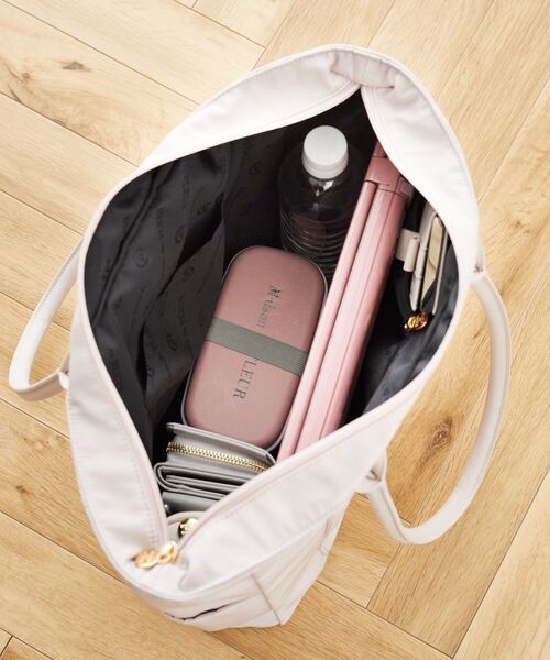 Maison de FLEUR（メゾンドフルール）の「フロントリボンキャリーオンバッグ（トートバッグ・レディース・ブラック/ピンク系その他3・FREE）」の15枚目の写真