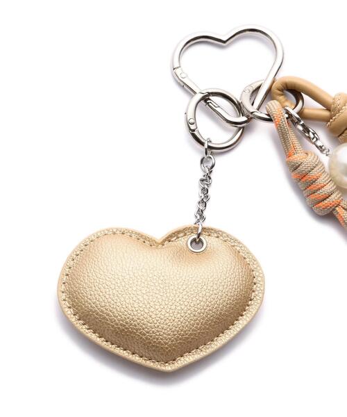 NATURAL BEAUTY BASIC（ナチュラルビューティーベーシック）の「ハート＆パールチャーム（チャーム・レディース・レッド/ベージュ・ﾌﾘ-）」の4枚目の写真