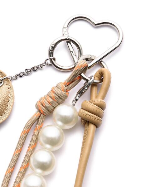 NATURAL BEAUTY BASIC（ナチュラルビューティーベーシック）の「ハート＆パールチャーム（チャーム・レディース・レッド/ベージュ・ﾌﾘ-）」の5枚目の写真