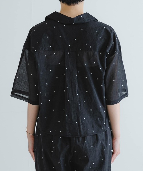 URBAN RESEARCH（アーバンリサーチ）の「new basic　オーガンジードットオープンカラーシャツ（シャツ/ブラウス・レディース・ブラック/ブラウン・FREE）」の10枚目の写真