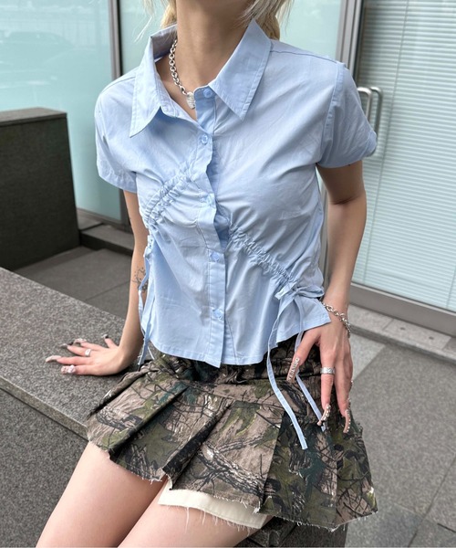 sedacle girl(セダクルガール)の「アシンメトリーシャーリングシャツ(シャツ/ブラウス・レディース・ライトブルー/オフホワイト/サックスブルー・MEDIUM/SMALL)」の3枚目の写真