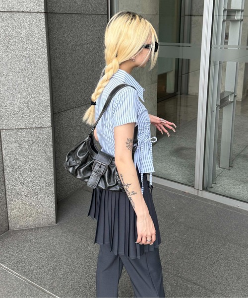 sedacle girl(セダクルガール)の「アシンメトリーシャーリングシャツ(シャツ/ブラウス・レディース・ライトブルー/オフホワイト/サックスブルー・MEDIUM/SMALL)」の5枚目の写真