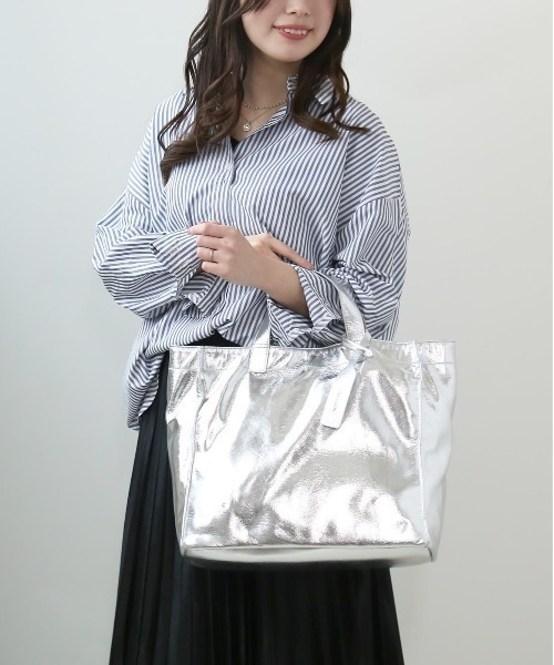 cache cache（カシュ カシュ）の「cache cache カシュカシュ ソフトメタリックショッパー（トートバッグ・レディース・シルバー系その他/シルバー・FREE）」の5枚目の写真