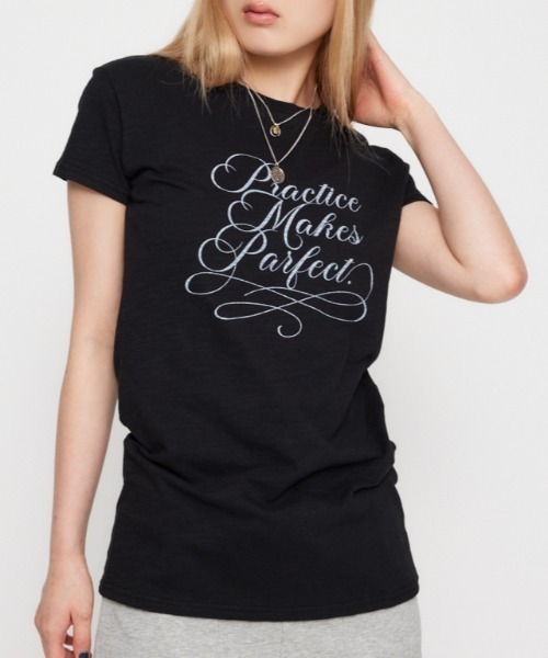 LAGUA GEM(ラグアジェム)の「MESSAGE SLAB チュニック(Tシャツ/カットソー・レディース・アイボリー/ブラック/チャコールグレー・FREE)」の3枚目の写真