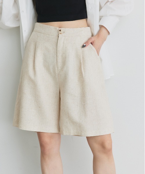 ad thie(アドティエ)の「リネンライク タックハーフパンツ(その他パンツ・レディース・ベージュ/ダークブラウン/ブラック/ナチュラル・FREE)」の4枚目の写真