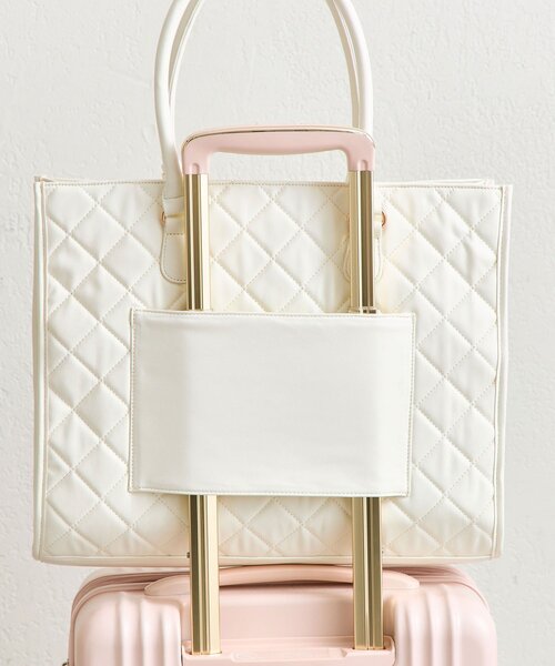 OLIVE des OLIVE（オリーブデオリーブ）の「【キャリーオン/大容量】Aimerianejoieキルティングキャリーオントート（トートバッグ・レディース・ベージュ/ライトグレー/アイボリー/ブラック・FREE）」の5枚目の写真