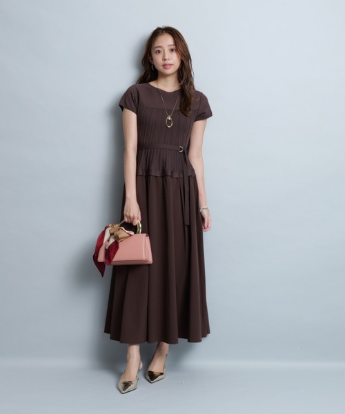 JUSGLITTY（ジャスグリッティー）の「ビスチェニットドッキングワンピース（ワンピース・レディース・グレイッシュベージュ/ブラック系その他/ボルドー/ネイビー/ブラウン・1/2）」の7枚目の写真