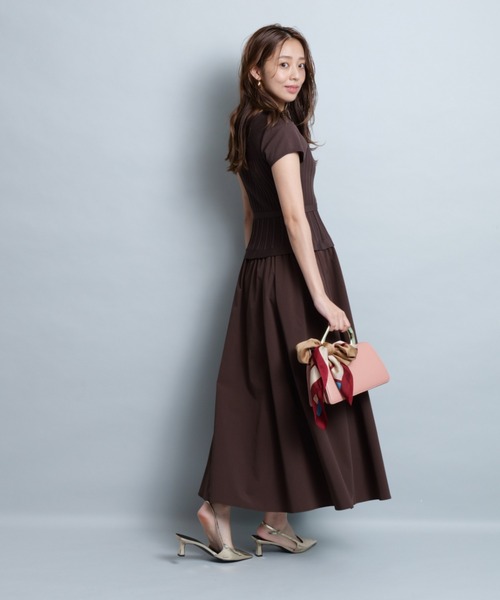 JUSGLITTY（ジャスグリッティー）の「ビスチェニットドッキングワンピース（ワンピース・レディース・グレイッシュベージュ/ブラック系その他/ボルドー/ネイビー/ブラウン・1/2）」の6枚目の写真