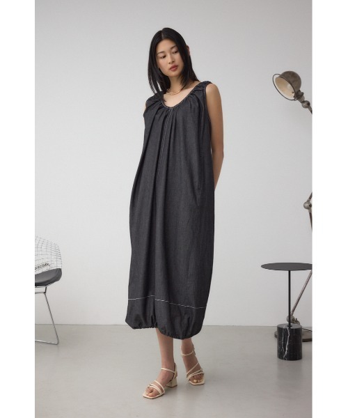AZUL by moussy(アズールバイマウジー)の「【身長/骨格別着用画像あり】前後2WAYバルーンギャザーワンピース 夏服 春服 秋服 ノースリーブ デニム(ワンピース・レディース・ブルー/ブラック・SMALL/MEDIUM)」の1枚目の写真
