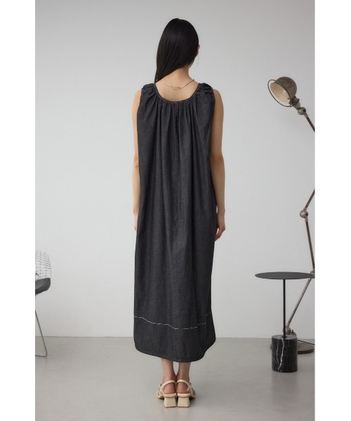 AZUL by moussy(アズールバイマウジー)の「【身長/骨格別着用画像あり】前後2WAYバルーンギャザーワンピース 夏服 春服 秋服 ノースリーブ デニム(ワンピース・レディース・ブルー/ブラック・SMALL/MEDIUM)」の21枚目の写真