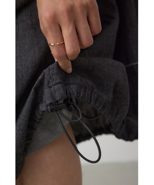AZUL by moussy(アズールバイマウジー)の「【身長/骨格別着用画像あり】前後2WAYバルーンギャザーワンピース 夏服 春服 秋服 ノースリーブ デニム(ワンピース・レディース・ブルー/ブラック・SMALL/MEDIUM)」の16枚目の写真