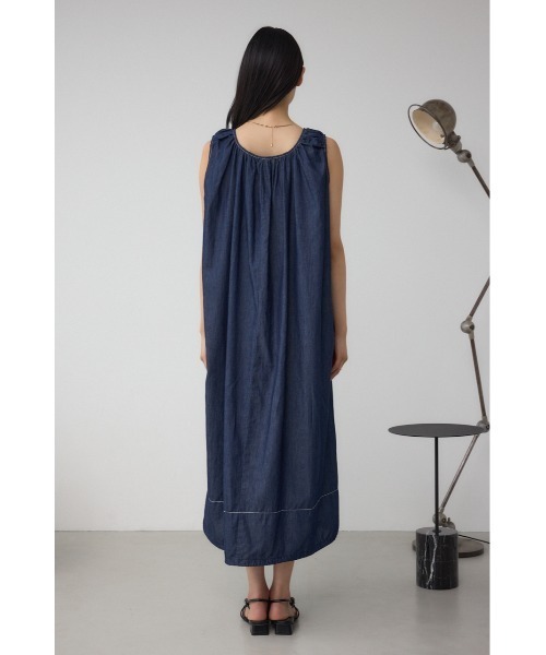 AZUL by moussy(アズールバイマウジー)の「【身長/骨格別着用画像あり】前後2WAYバルーンギャザーワンピース 夏服 春服 秋服 ノースリーブ デニム(ワンピース・レディース・ブルー/ブラック・SMALL/MEDIUM)」の10枚目の写真