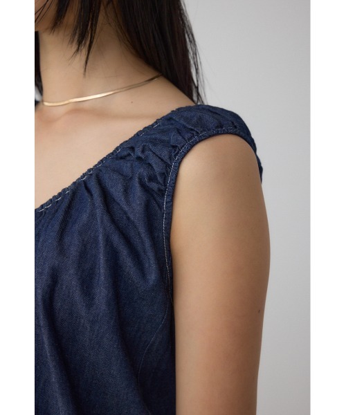 AZUL by moussy(アズールバイマウジー)の「【身長/骨格別着用画像あり】前後2WAYバルーンギャザーワンピース 夏服 春服 秋服 ノースリーブ デニム(ワンピース・レディース・ブルー/ブラック・SMALL/MEDIUM)」の8枚目の写真
