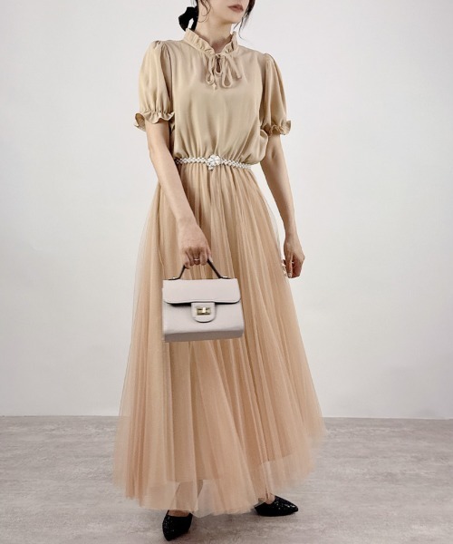 CLOTHY(クロシィ)の「【オケージョンやお出かけにも◎】パールベルト付きドレス(ドレス・レディース・ベージュ/ブラック・MEDIUM)」の10枚目の写真
