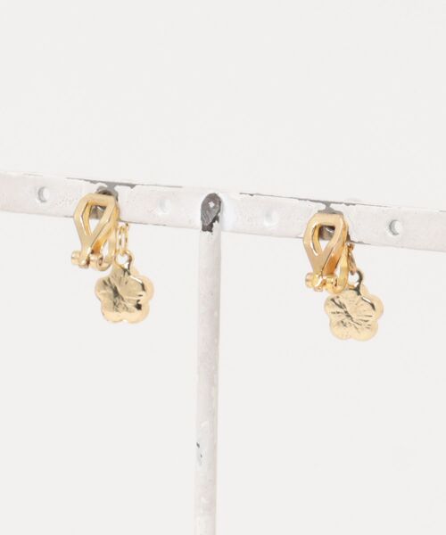 TONE SELECT GOODS（トーンセレクトグッズ）の「【resonance】フラワーモチーフ ブルー×ゴールド イヤリング（イヤリング・レディース・ブルー系・FREE）」の11枚目の写真