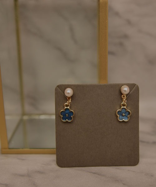 TONE SELECT GOODS（トーンセレクトグッズ）の「【resonance】フラワーモチーフ ブルー×ゴールド イヤリング（イヤリング・レディース・ブルー系・FREE）」の9枚目の写真