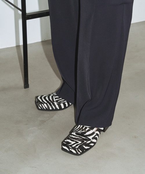 GRISE（グリーズ）の「GRISEボックススクエアローファー（ローファー・レディース・ホワイト系その他/グリーン/ブラック・22cm/22.5cm/23cm/23.5cm/24cm/24.5cm/25cm）」の2枚目の写真