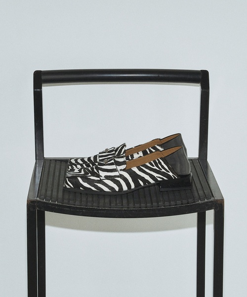 GRISE（グリーズ）の「GRISEボックススクエアローファー（ローファー・レディース・ホワイト系その他/グリーン/ブラック・22cm/22.5cm/23cm/23.5cm/24cm/24.5cm/25cm）」の7枚目の写真