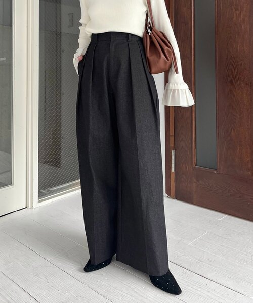 CAPRICIEUX LE'MAGE(カプリシューレマージュ)の「【選べる4サイズ展開】2タックコットンパンツ(その他パンツ・レディース・ホワイト/ブラック・38/PS/TM/36)」の2枚目の写真