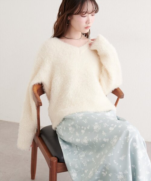 natural couture（ナチュラルクチュール）の「Vネックシャギーニットプルオーバー（ニット/セーター・レディース・ラベンダー/ブルー/オフホワイト/ブラック/グレイッシュベージュ/モカ・FREE）」の8枚目の写真