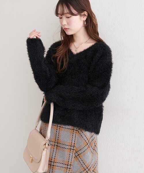 natural couture（ナチュラルクチュール）の「Vネックシャギーニットプルオーバー（ニット/セーター・レディース・ラベンダー/ブルー/オフホワイト/ブラック/グレイッシュベージュ/モカ・FREE）」の18枚目の写真