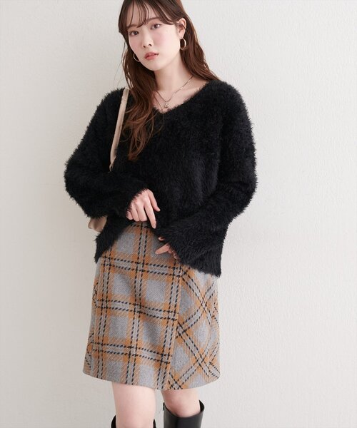 natural couture（ナチュラルクチュール）の「Vネックシャギーニットプルオーバー（ニット/セーター・レディース・ラベンダー/ブルー/オフホワイト/ブラック/グレイッシュベージュ/モカ・FREE）」の19枚目の写真