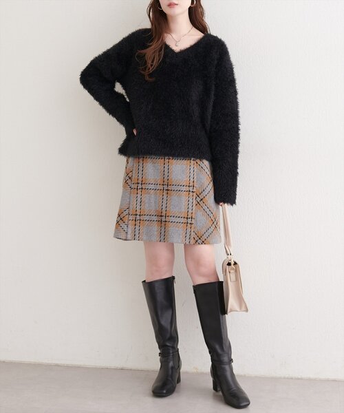 natural couture（ナチュラルクチュール）の「Vネックシャギーニットプルオーバー（ニット/セーター・レディース・ラベンダー/ブルー/オフホワイト/ブラック/グレイッシュベージュ/モカ・FREE）」の20枚目の写真