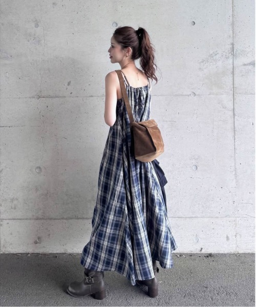 SUGAR BISKET（シュガービスケット）の「チェック柄キャミソールワンピース（ワンピース・レディース・ブルー/ブラック/グリーン/オレンジ/ベージュ・フリー）」の7枚目の写真
