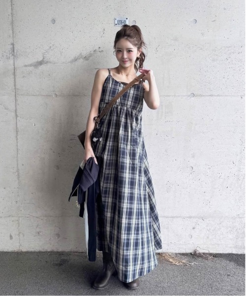 SUGAR BISKET（シュガービスケット）の「チェック柄キャミソールワンピース（ワンピース・レディース・ブルー/ブラック/グリーン/オレンジ/ベージュ・フリー）」の9枚目の写真