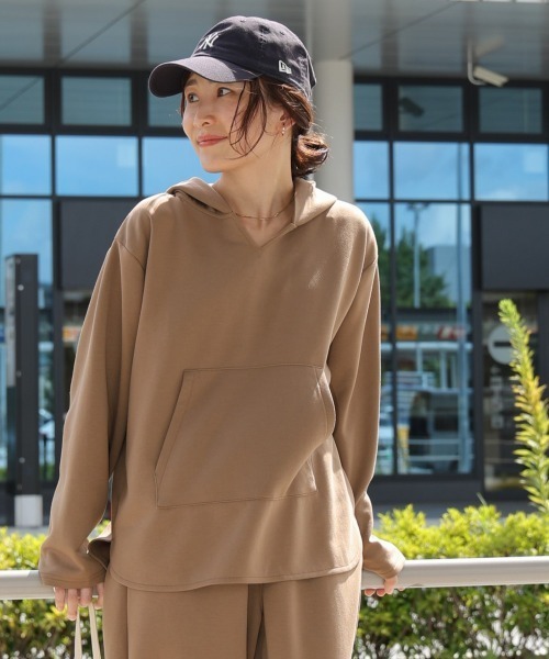 Bou Jeloud（ブージュルード）の「【はあちゅう*Bou Jeloud】カンガルーパーカー（スウェット・レディース・キャメル/ピンク/ブラック/グレー・FREE）」の3枚目の写真