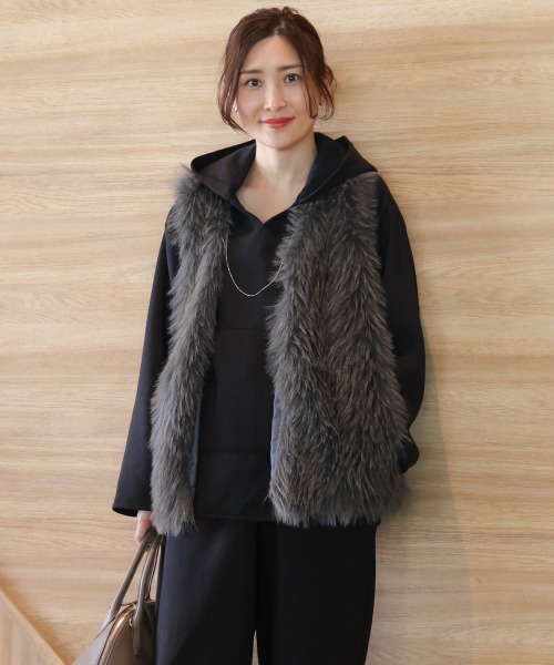 Bou Jeloud（ブージュルード）の「【はあちゅう*Bou Jeloud】カンガルーパーカー（スウェット・レディース・キャメル/ピンク/ブラック/グレー・FREE）」の2枚目の写真