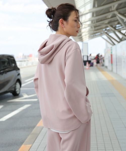 Bou Jeloud（ブージュルード）の「【はあちゅう*Bou Jeloud】カンガルーパーカー（スウェット・レディース・キャメル/ピンク/ブラック/グレー・FREE）」の12枚目の写真