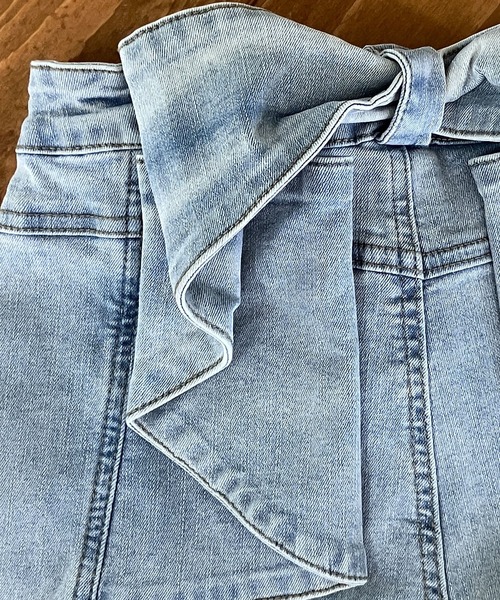 meJane(ミージェーン)の「バックリボン デニムショートパンツ(デニムパンツ・レディース・ライトブルー・SS/S/M)」の13枚目の写真