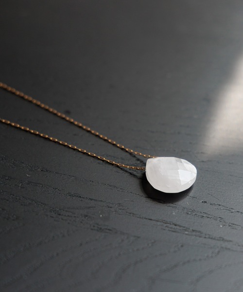 Andemiu(アンデミュウ)の「【サージカル】ステンレスストーンカットペンダント591737(ネックレス・レディース・ホワイト/ブラウン・FREE)」の13枚目の写真