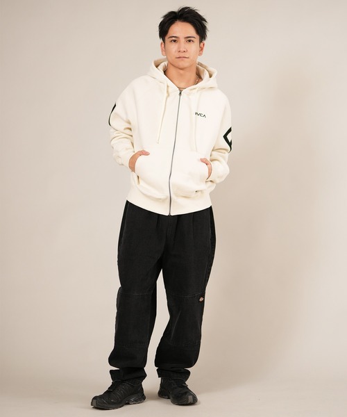 RVCA（ルーカ）の「RVCA/ルーカ フルジップパーカー ビッグロゴデザイン BF042-019（パーカー・メンズ・ホワイト×ブラック/ブラック×ホワイト/スミクロ・L/M/S）」の7枚目の写真