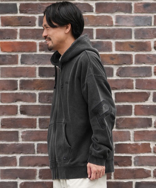 RVCA（ルーカ）の「RVCA/ルーカ フルジップパーカー ビッグロゴデザイン BF042-019（パーカー・メンズ・ホワイト×ブラック/ブラック×ホワイト/スミクロ・L/M/S）」の20枚目の写真