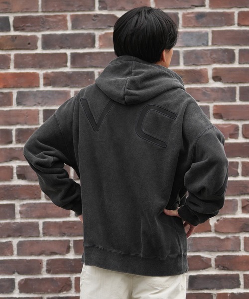 RVCA（ルーカ）の「RVCA/ルーカ フルジップパーカー ビッグロゴデザイン BF042-019（パーカー・メンズ・ホワイト×ブラック/ブラック×ホワイト/スミクロ・L/M/S）」の21枚目の写真