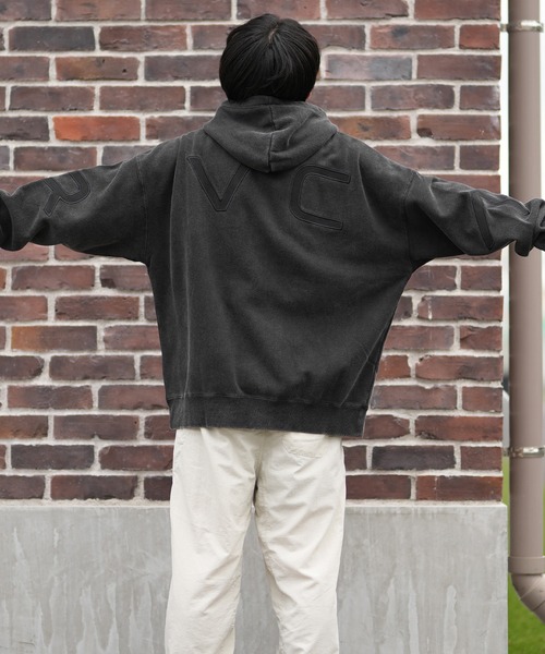 RVCA（ルーカ）の「RVCA/ルーカ フルジップパーカー ビッグロゴデザイン BF042-019（パーカー・メンズ・ホワイト×ブラック/ブラック×ホワイト/スミクロ・L/M/S）」の22枚目の写真