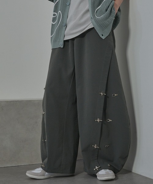 ANEDIST（アンディスト）の「Transform wide balloon pants / トランスフォームワイドバルーンパンツ（その他パンツ・メンズ・ブラック/チャコールグレー・L/M）」の19枚目の写真