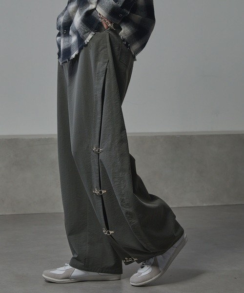 ANEDIST（アンディスト）の「Transform wide balloon pants / トランスフォームワイドバルーンパンツ（その他パンツ・メンズ・ブラック/チャコールグレー・L/M）」の20枚目の写真