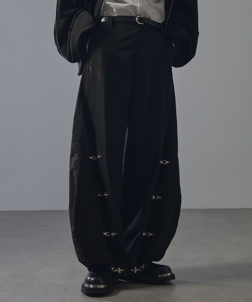 ANEDIST（アンディスト）の「Transform wide balloon pants / トランスフォームワイドバルーンパンツ（その他パンツ・メンズ・ブラック/チャコールグレー・L/M）」の3枚目の写真